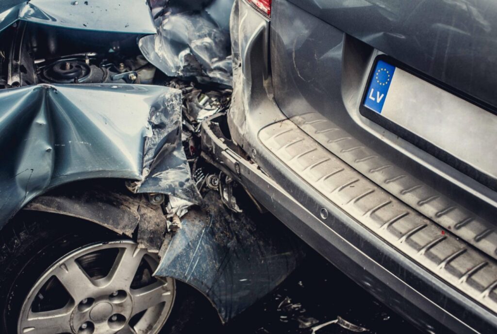 Tragiczny wypadek drogowy w Zakrzewie: 52-letnia kobieta nie przeżyła zderzenia z samochodem